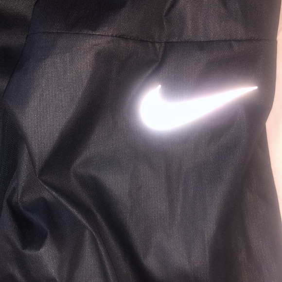 Nike Tech Pack Packable Reflective Running Jacket - Picture 14 of 15